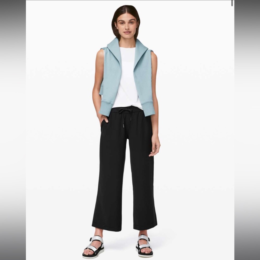 Lululemon On the Fly Wide-Leg 7/8 Pant Woven size 6
